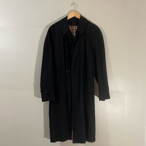 Vintage 70s Sears black all weather trenchcoat jacket tailored plaid lining